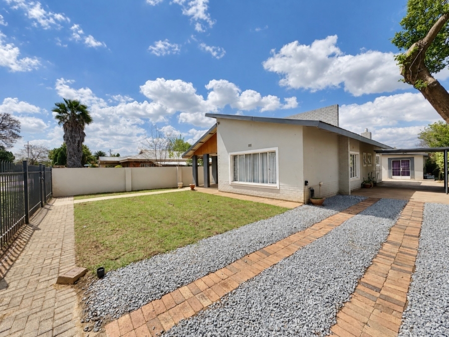 3 Bedroom Property for Sale in Potchefstroom North West